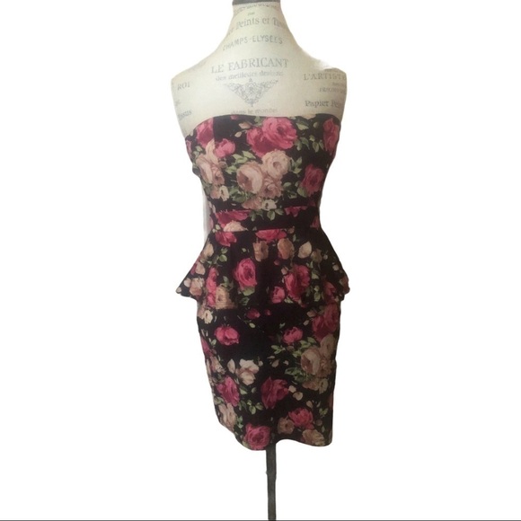 Women’s Summer Floral Mini Dress Size M - Picture 1 of 4